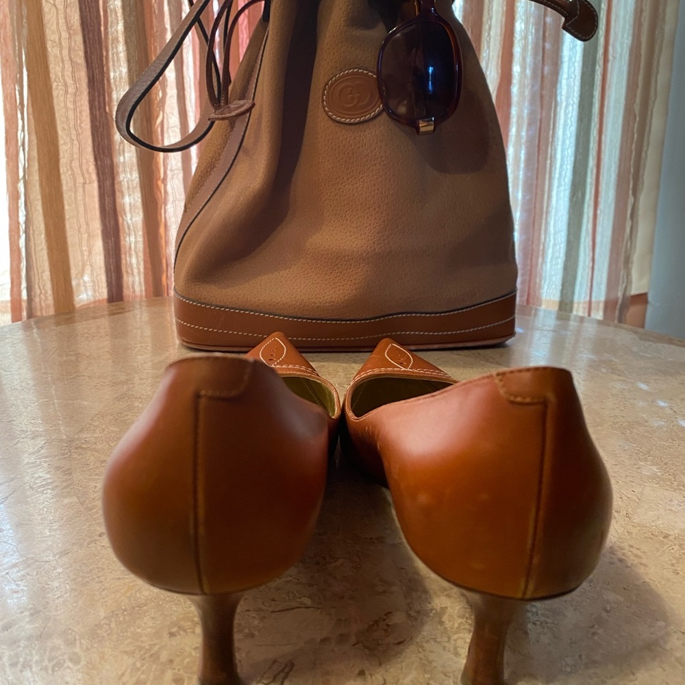Luxury Italian Brand A. TESTONI Camel Kitten heels - Picture 3 of 5